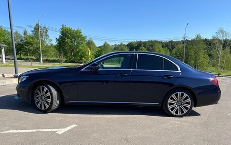 Mercedes-Benz E-Класс, 2017 год, 3 550 000 рублей, 4 фотография
