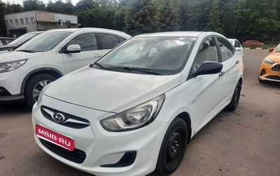 Hyundai Solaris II рестайлинг, 2011 год, 830 000 рублей, 1 фотография