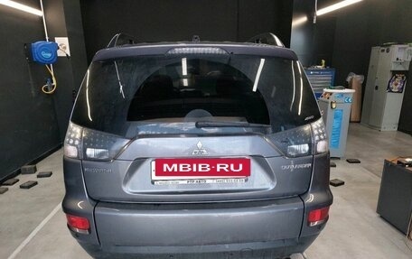 Mitsubishi Outlander III рестайлинг 3, 2010 год, 997 000 рублей, 4 фотография