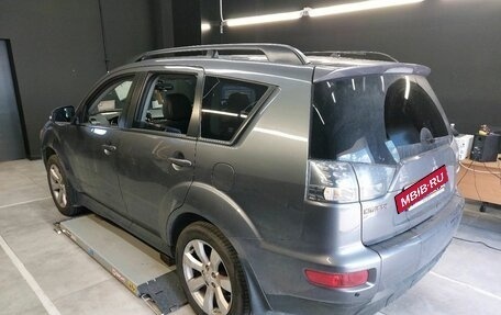 Mitsubishi Outlander III рестайлинг 3, 2010 год, 997 000 рублей, 20 фотография