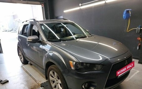 Mitsubishi Outlander III рестайлинг 3, 2010 год, 997 000 рублей, 25 фотография