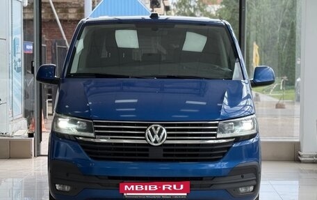 Volkswagen Multivan T6 рестайлинг, 2020 год, 5 600 000 рублей, 2 фотография
