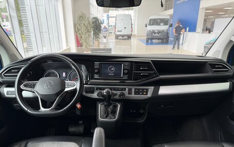 Volkswagen Multivan T6 рестайлинг, 2020 год, 5 600 000 рублей, 15 фотография