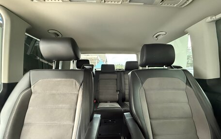 Volkswagen Multivan T6 рестайлинг, 2020 год, 5 600 000 рублей, 16 фотография