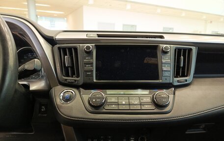 Toyota RAV4, 2018 год, 2 525 000 рублей, 18 фотография