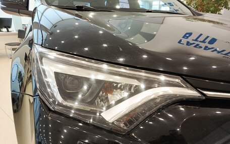 Toyota RAV4, 2018 год, 2 525 000 рублей, 21 фотография