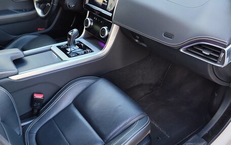 Jaguar XE I рестайлинг, 2019 год, 3 550 000 рублей, 6 фотография