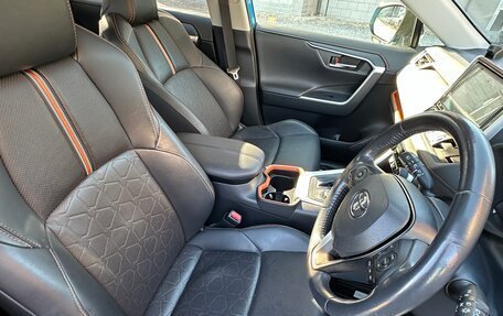 Toyota RAV4, 2019 год, 2 990 000 рублей, 8 фотография