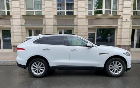 Jaguar F-Pace, 2016 год, 2 250 000 рублей, 10 фотография