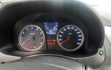 Hyundai Solaris II рестайлинг, 2011 год, 830 000 рублей, 12 фотография