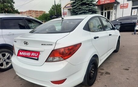 Hyundai Solaris II рестайлинг, 2011 год, 830 000 рублей, 5 фотография