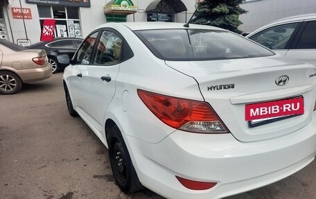 Hyundai Solaris II рестайлинг, 2011 год, 830 000 рублей, 10 фотография
