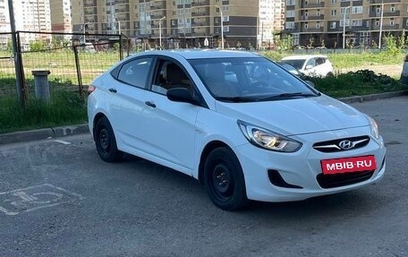 Hyundai Solaris II рестайлинг, 2011 год, 830 000 рублей, 8 фотография