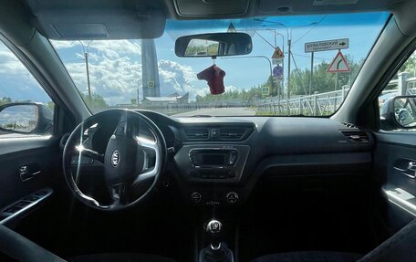 KIA Rio III рестайлинг, 2013 год, 800 000 рублей, 10 фотография