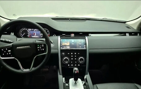 Land Rover Discovery Sport I рестайлинг, 2021 год, 3 000 000 рублей, 5 фотография
