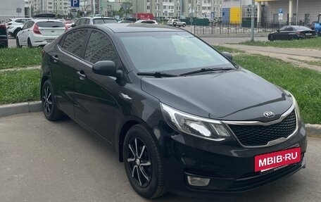 KIA Rio III рестайлинг, 2015 год, 1 000 000 рублей, 2 фотография