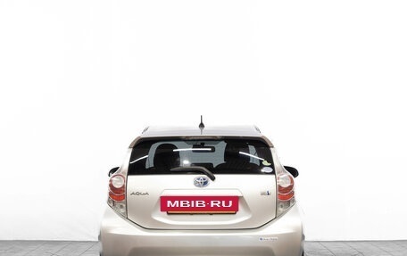 Toyota Aqua I, 2013 год, 939 000 рублей, 5 фотография