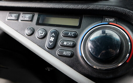 Toyota Aqua I, 2013 год, 939 000 рублей, 16 фотография