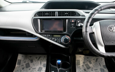 Toyota Aqua I, 2013 год, 939 000 рублей, 14 фотография