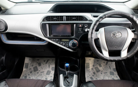 Toyota Aqua I, 2013 год, 939 000 рублей, 8 фотография