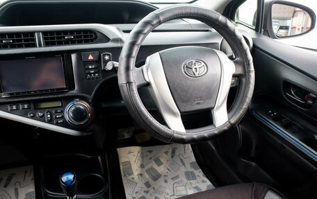 Toyota Aqua I, 2013 год, 939 000 рублей, 13 фотография