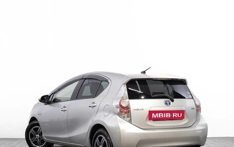 Toyota Aqua I, 2013 год, 939 000 рублей, 6 фотография