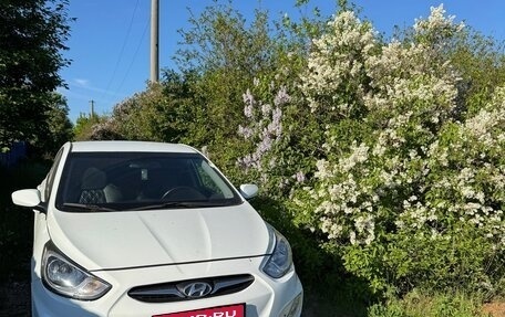 Hyundai Solaris II рестайлинг, 2012 год, 650 000 рублей, 1 фотография
