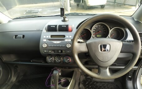 Honda Fit III, 2004 год, 690 000 рублей, 11 фотография