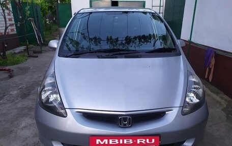 Honda Fit III, 2004 год, 690 000 рублей, 2 фотография