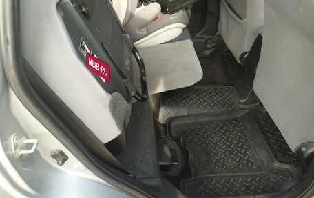 Honda Fit III, 2004 год, 690 000 рублей, 10 фотография