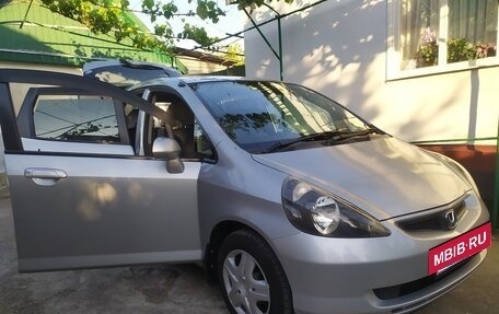 Honda Fit III, 2004 год, 690 000 рублей, 8 фотография