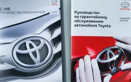 Toyota C-HR I рестайлинг, 2021 год, 2 700 000 рублей, 14 фотография