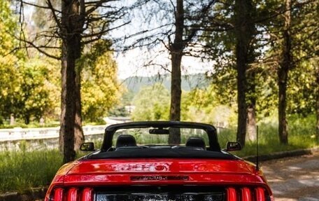 Ford Mustang VI рестайлинг, 2016 год, 2 999 000 рублей, 3 фотография
