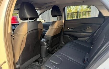 Hyundai Elantra, 2022 год, 1 445 000 рублей, 10 фотография
