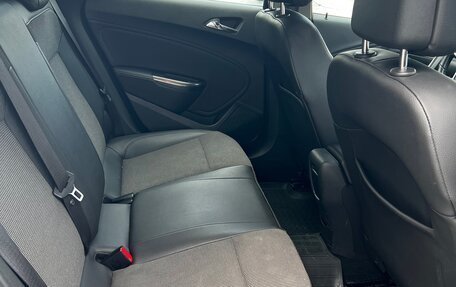 Opel Astra J, 2011 год, 650 000 рублей, 12 фотография