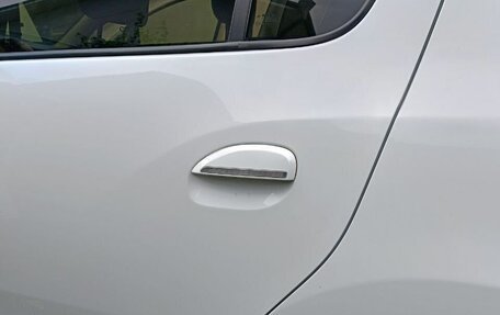 Renault Logan II, 2016 год, 950 000 рублей, 7 фотография