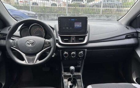 Toyota Yaris XP150 рестайлинг, 2022 год, 1 200 000 рублей, 10 фотография