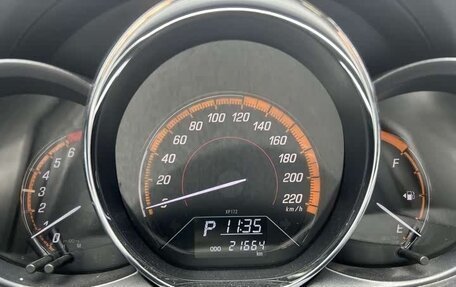 Toyota Yaris XP150 рестайлинг, 2022 год, 1 200 000 рублей, 11 фотография