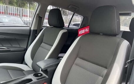 Toyota Yaris XP150 рестайлинг, 2022 год, 1 200 000 рублей, 13 фотография