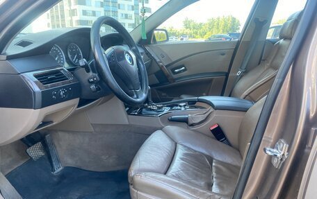 BMW 5 серия, 2004 год, 1 050 000 рублей, 2 фотография