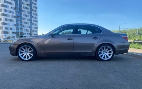 BMW 5 серия, 2004 год, 1 050 000 рублей, 7 фотография