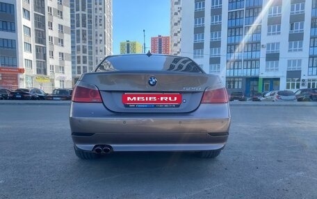 BMW 5 серия, 2004 год, 1 050 000 рублей, 9 фотография