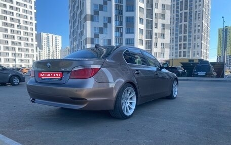 BMW 5 серия, 2004 год, 1 050 000 рублей, 10 фотография