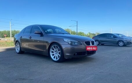 BMW 5 серия, 2004 год, 1 050 000 рублей, 12 фотография