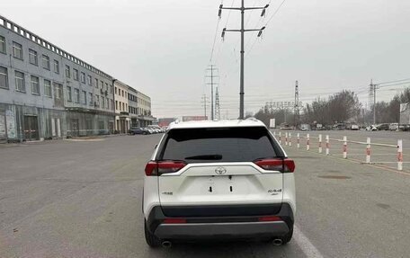 Toyota RAV4, 2021 год, 2 540 000 рублей, 2 фотография