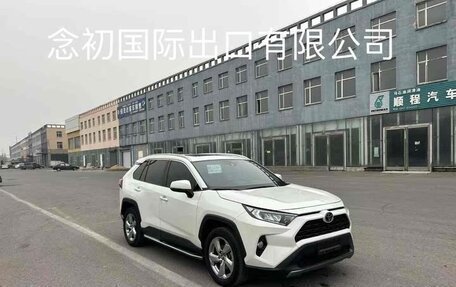 Toyota RAV4, 2021 год, 2 540 000 рублей, 4 фотография