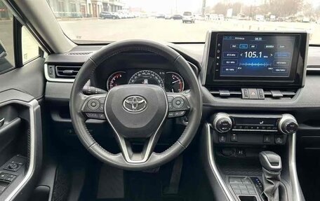 Toyota RAV4, 2021 год, 2 540 000 рублей, 7 фотография
