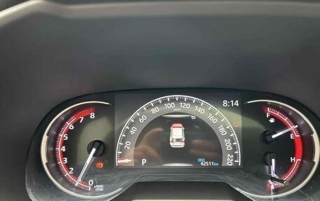 Toyota RAV4, 2021 год, 2 540 000 рублей, 8 фотография