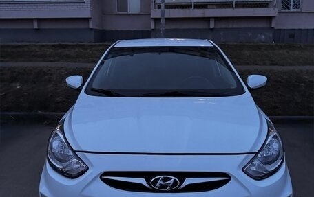 Hyundai Solaris II рестайлинг, 2012 год, 650 000 рублей, 2 фотография