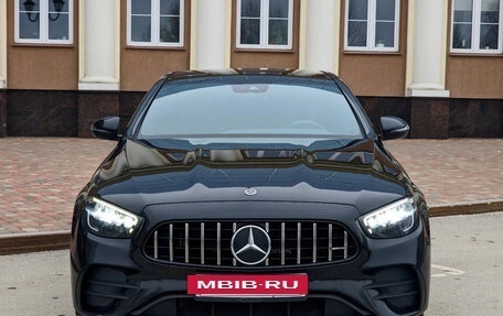 Mercedes-Benz E-Класс, 2021 год, 4 900 000 рублей, 2 фотография